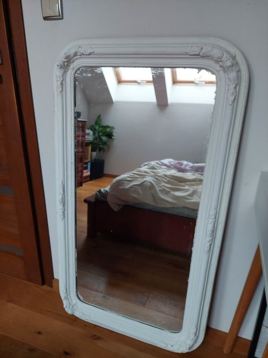 Lustro z białą drewnianą ramą ozdobną stylizowane 110x60