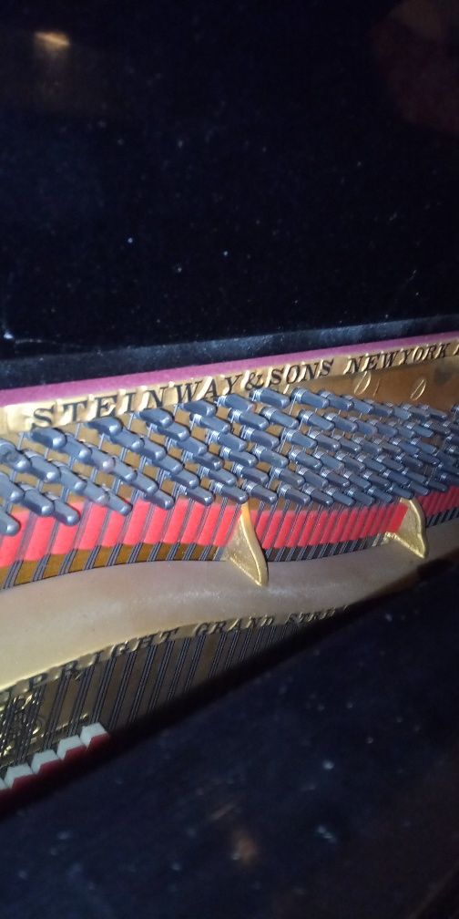 Piano Steinway & Sons