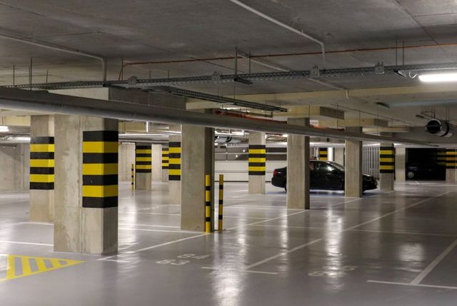 Podwójne miejsce garażowe w hali - Poznań, Oś. Nowych Kosmonautów