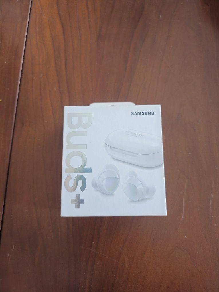 Auriculares Samsung Buds + (plus) em excelente estado.