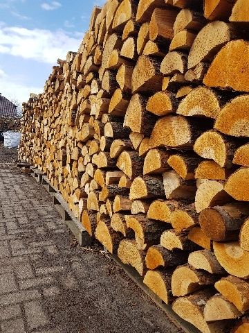Drewno opałowe,  rozpałkowe i kominkowe  Sosna. Brzoza. Jesion, Dąb