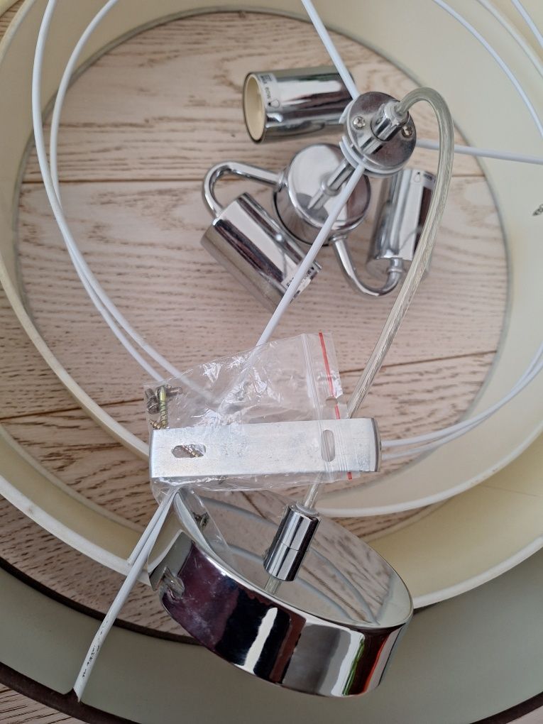 Lampa sufitowa do salonu lub sypialni