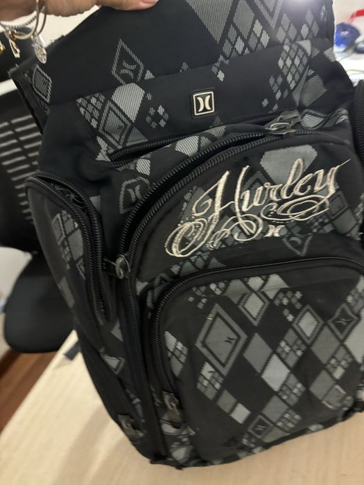 Mochila hurley com apoi lombar , em excelente estado