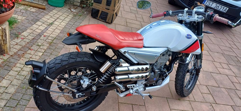 FB Mondial hps125 Aprilia 125 Cruiser