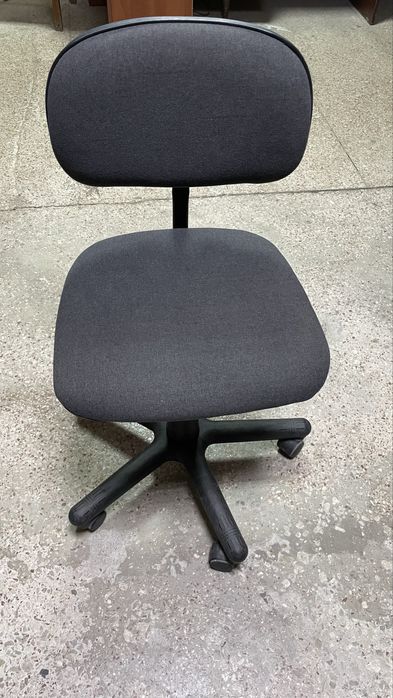 Стул колесиках, офисный стул