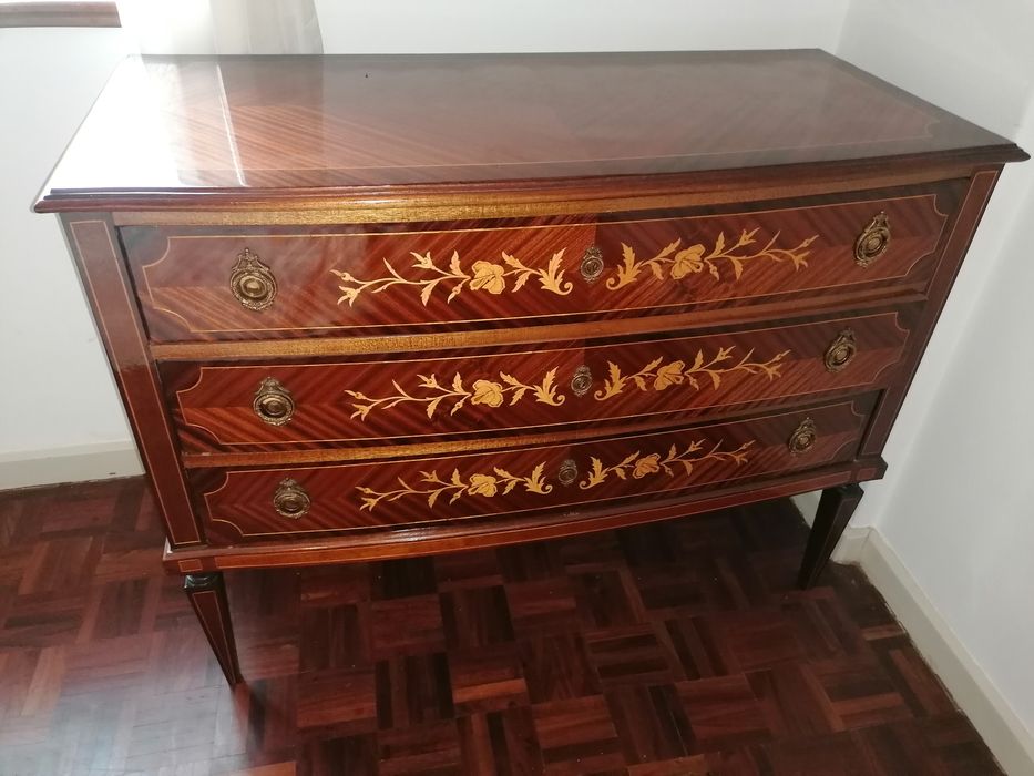 Mobília com embutidos