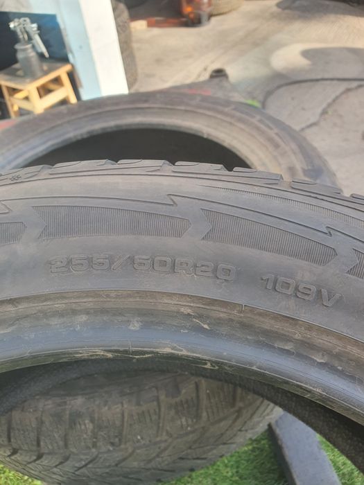 Good Year Ultragrip 255/50 R20