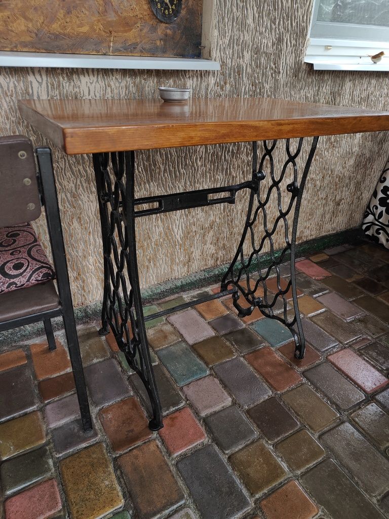 Продам стол со станины, натурального дерево.