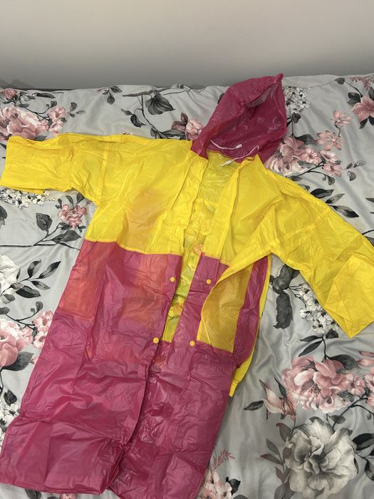 Dziecięca peleryna przeciwdeszczowa