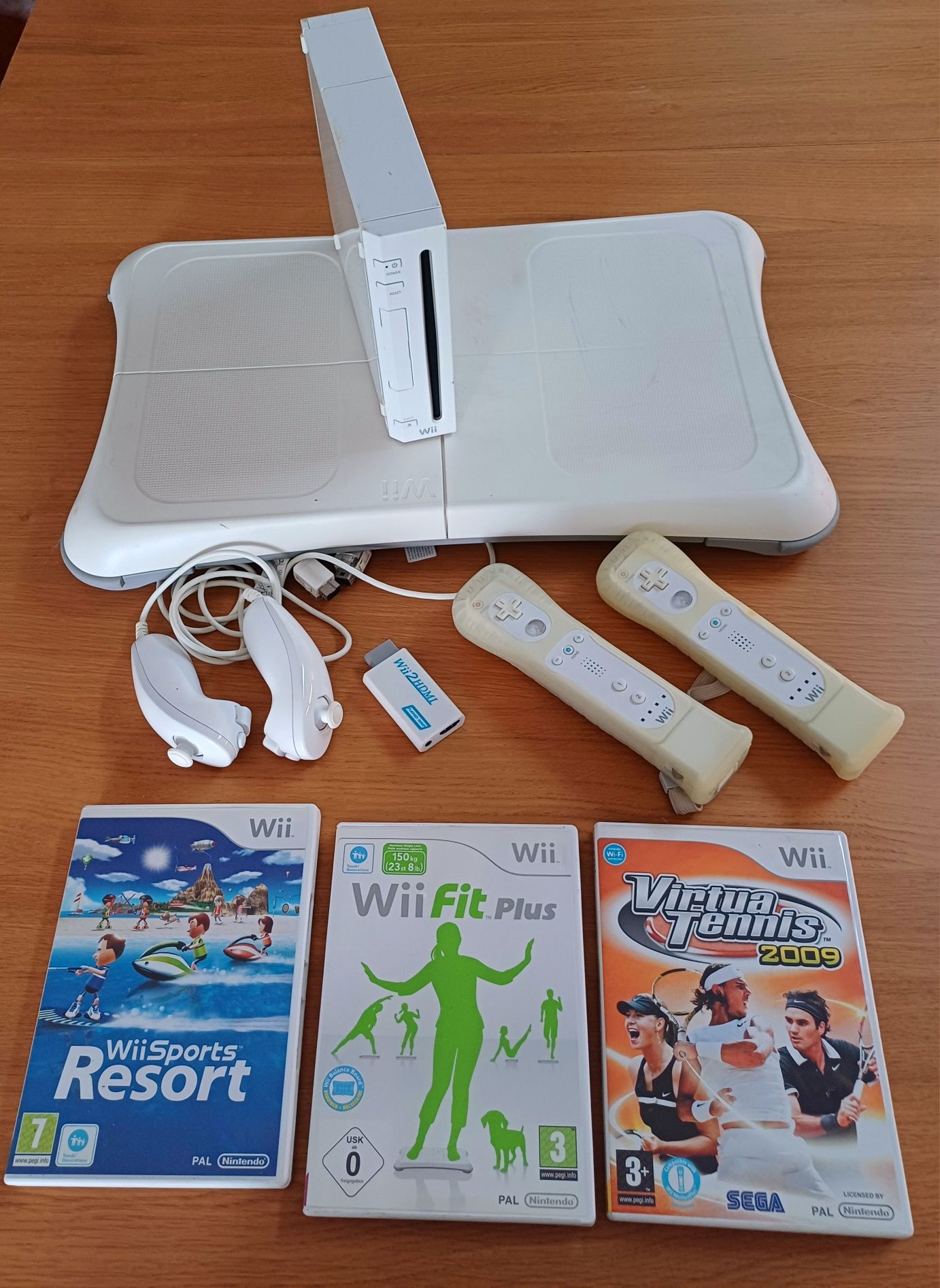 Conjunto Nintendo Wii + Wii Fit Plus Board + Jogos