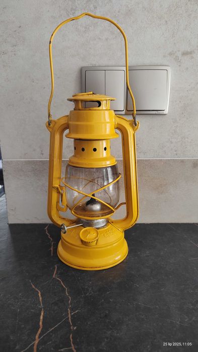 Lampa naftowa , metalowa
