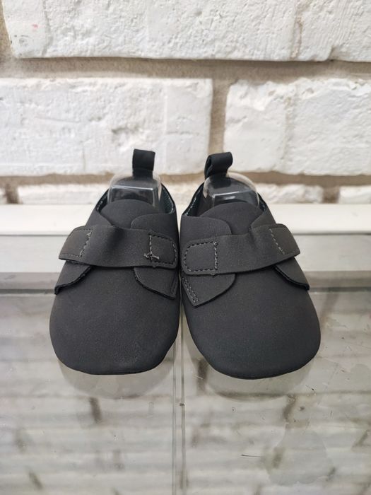 Nowe ciemnoszare buciki niechodki chłopięce chrzest święta rozmiar 18