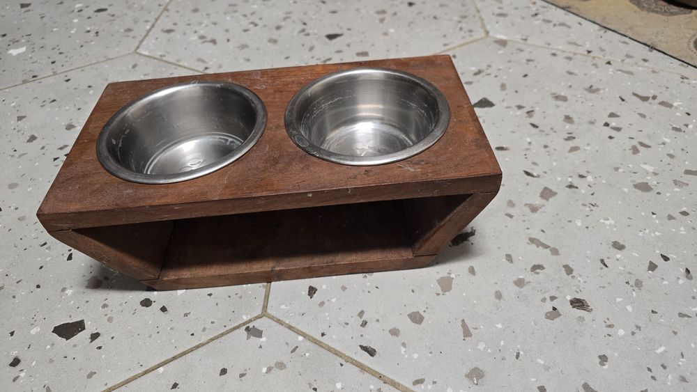 Miski dla małego średniego psa kota