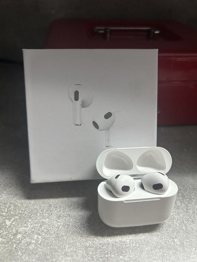 AirPods generacji 3