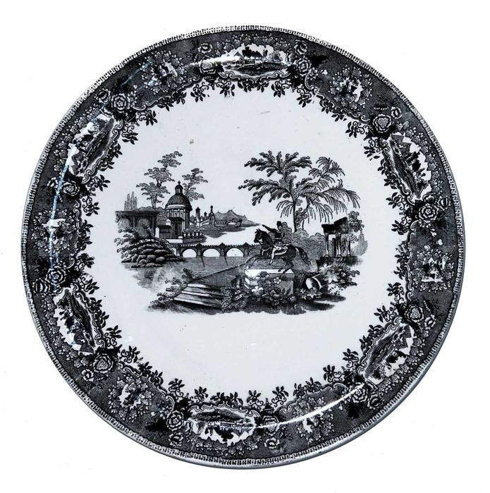 Prato Rendilhado em Faiança de Campolide