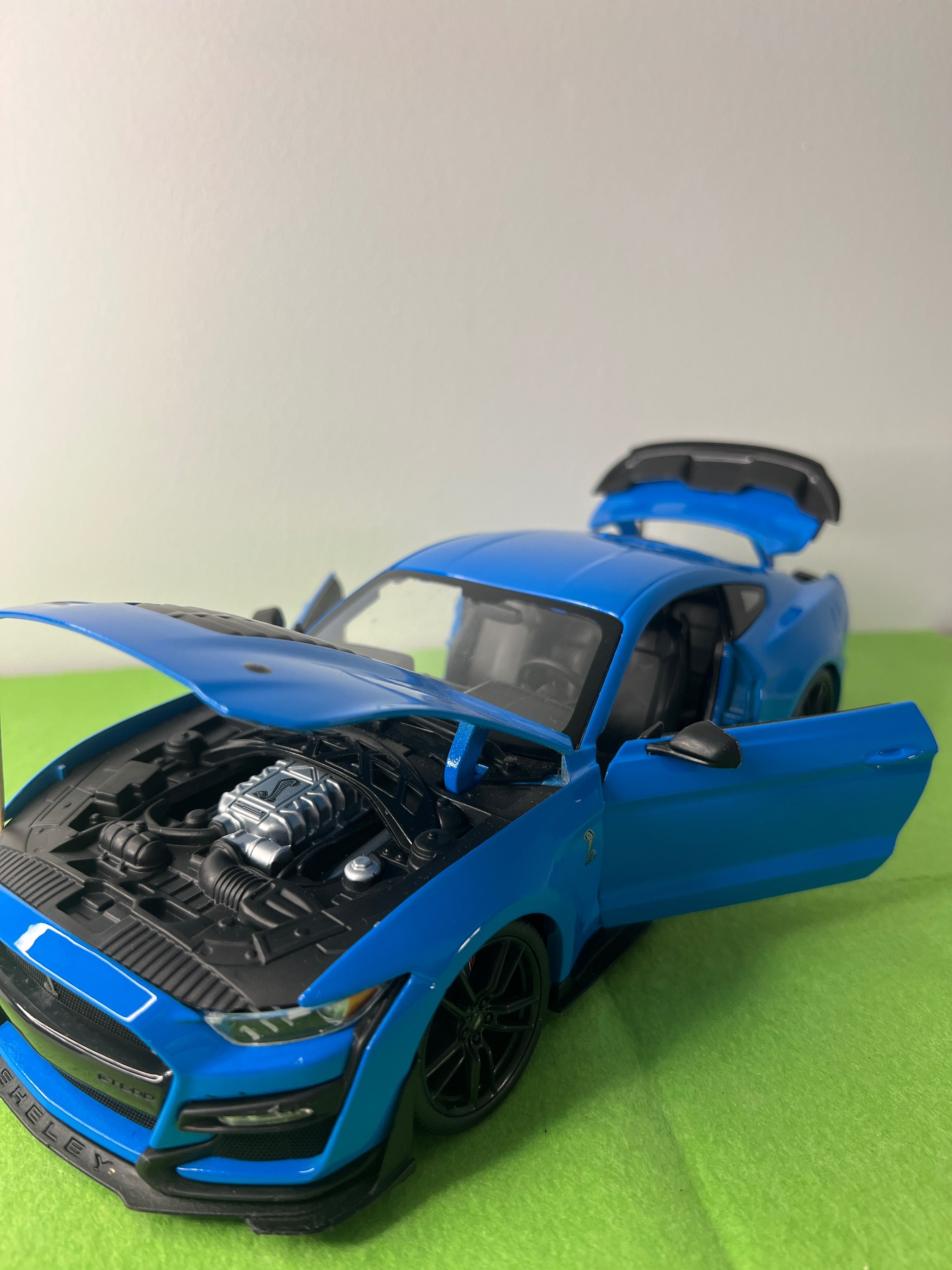 Ford Mustang Shelby GT500 – Maisto 1/18 Azul (2020)