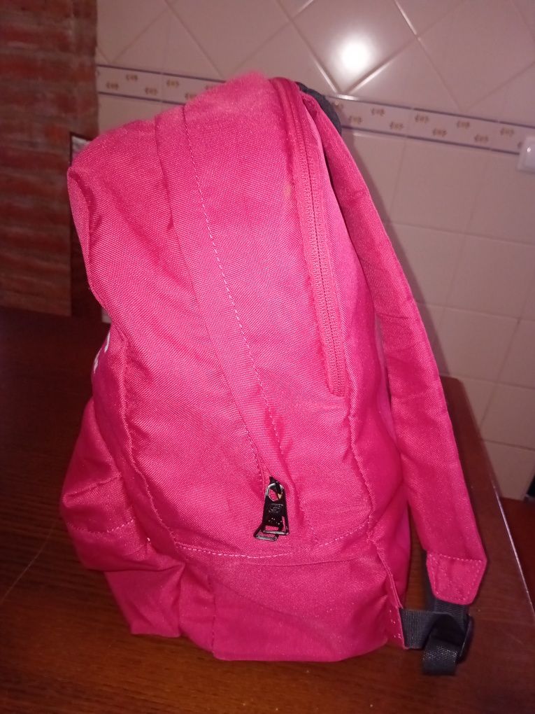 Mochila Skechers ótimo estado