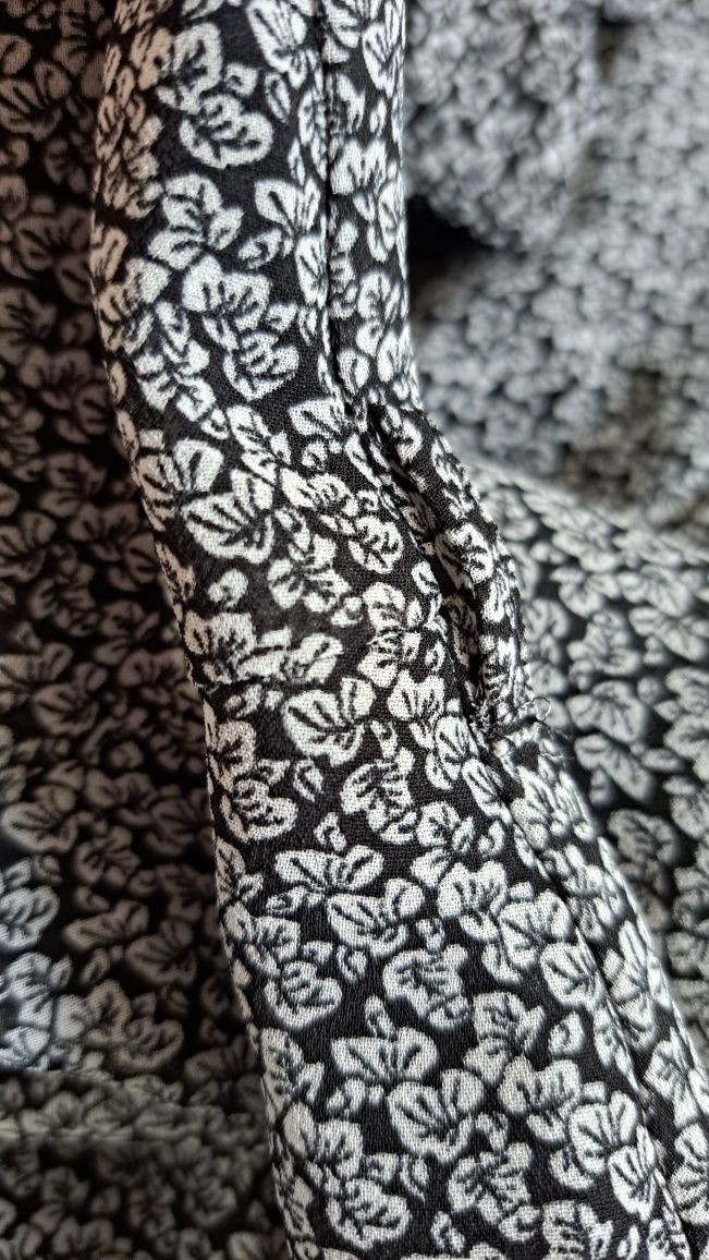 Quiosque letnia zwiewna sukienka w kwiecisty wzór M 38 czarno biała