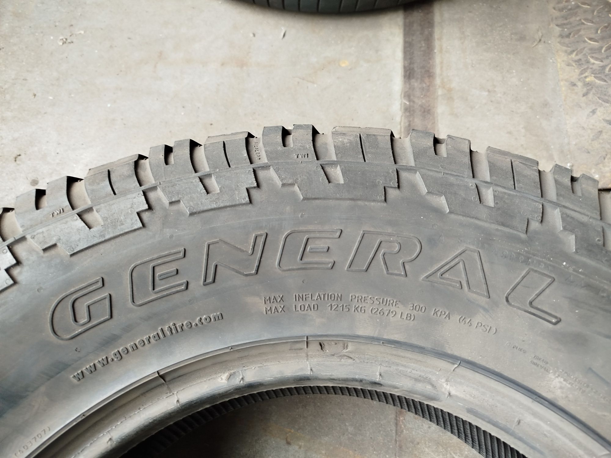 Opony terenowe General 265/70R17