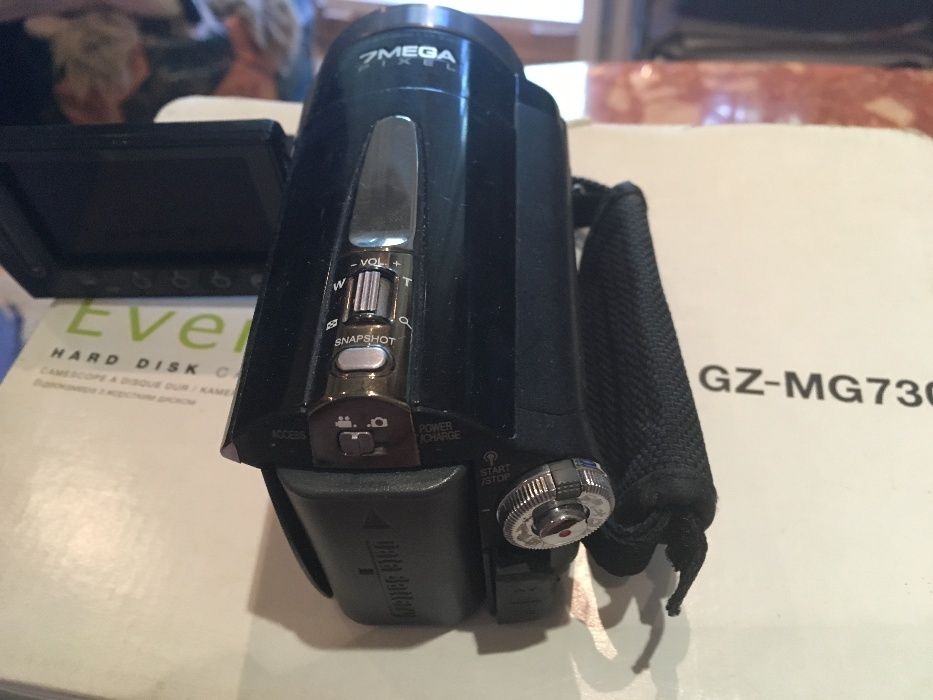 Камера JVC GZ-MG730