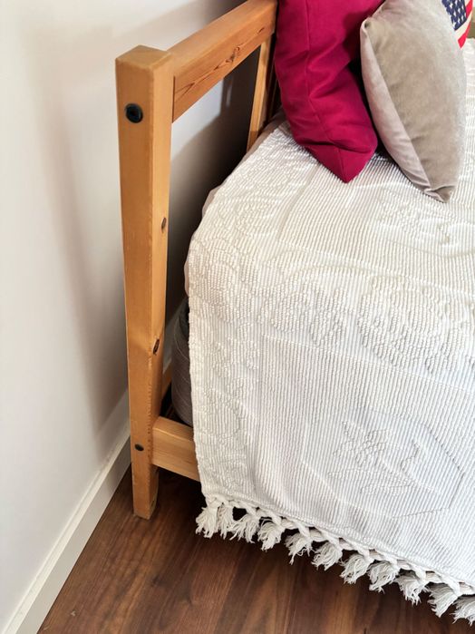 Cama TARVA
Estrutura de cama pinho, 140x200 IKEA, estrado e colchão