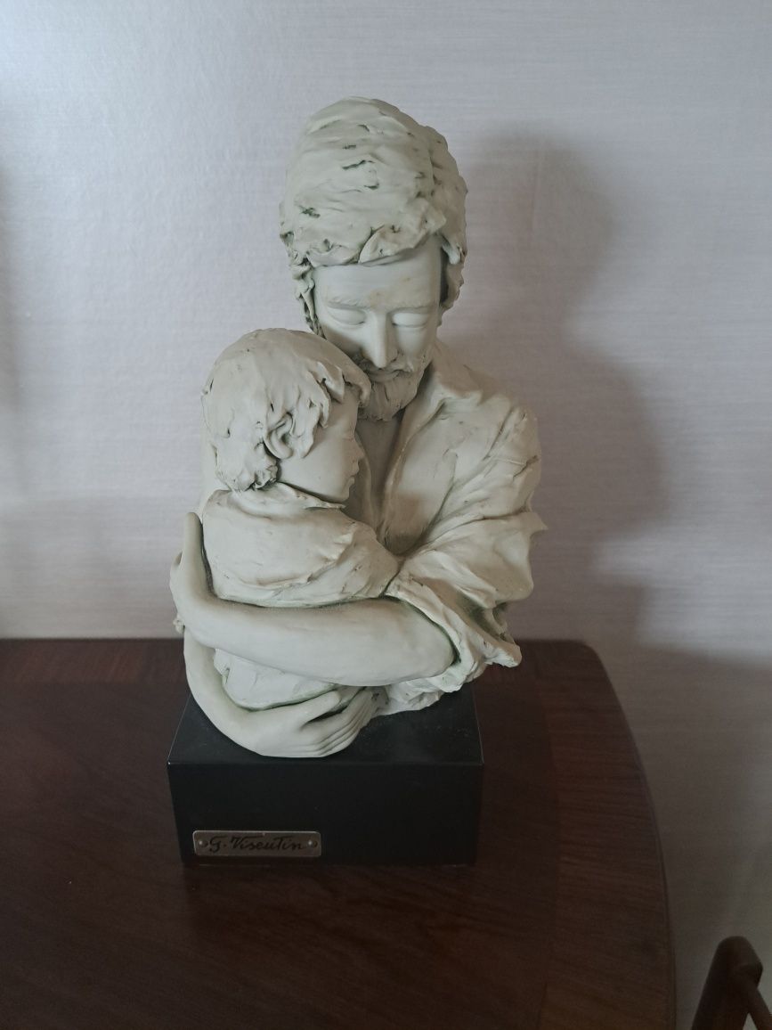 Escultura pai e filho