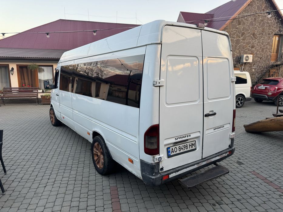 Mercedes Benz Sprinter 8+1