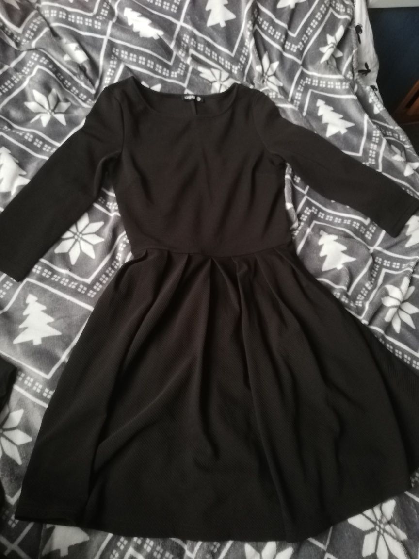 Czarna elegancka sukienka
