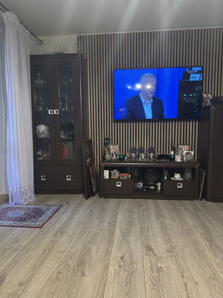 Meble do salonu + stół + 6 krzeseł