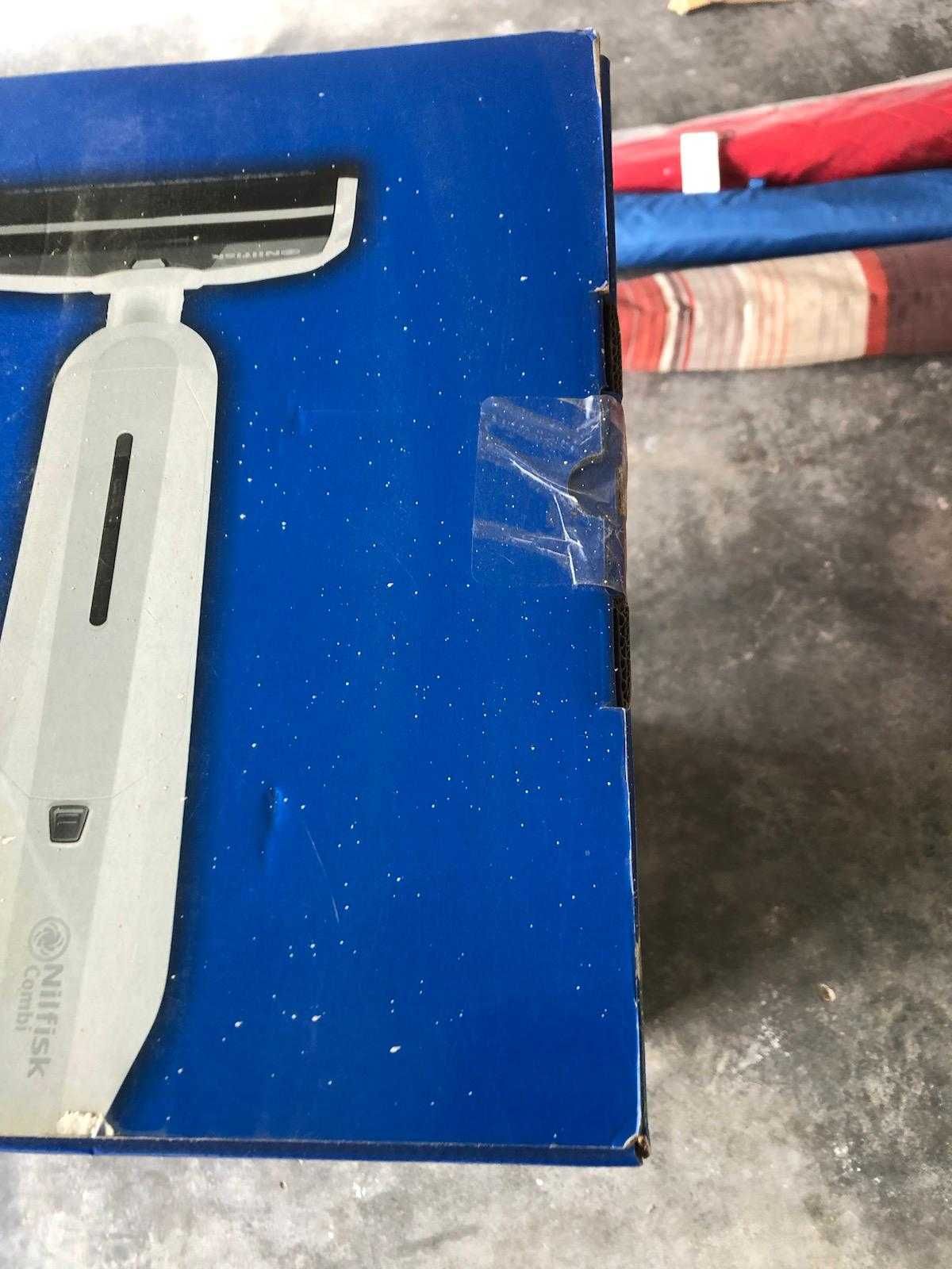Aspirador Vertical a Água NILFISK Combi Washer - Nunca Usado