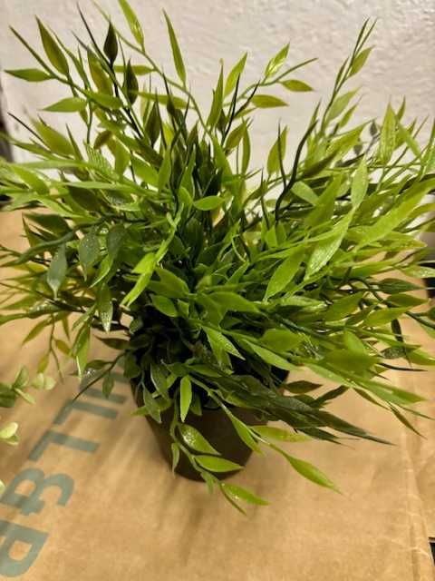 VASOS COM PLANTAS ARTIFICIAIS-IKEA