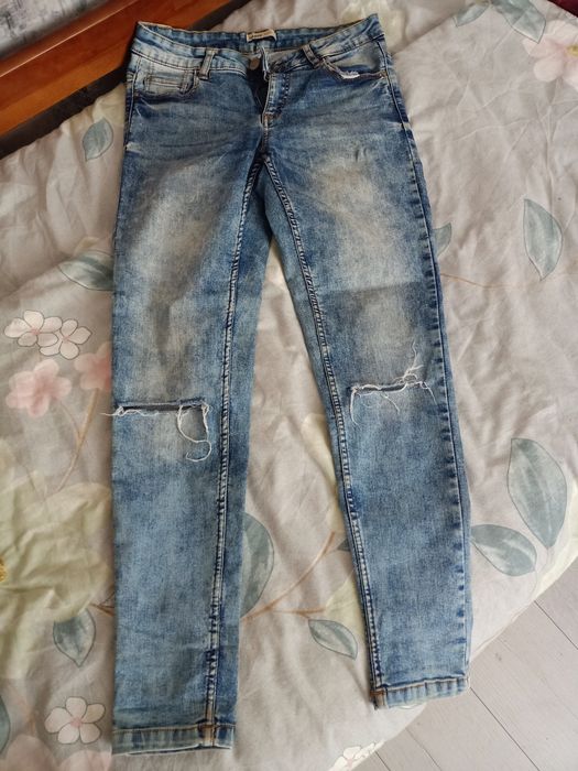 Продам джинси для дівчини