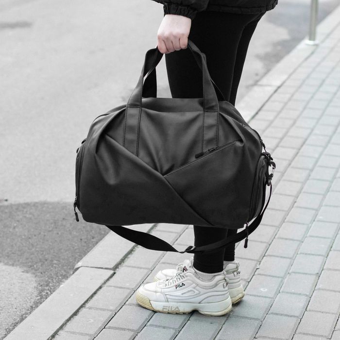 Дорожня спортивна сумка з відділення під взуття з еко шкіри на 27 л