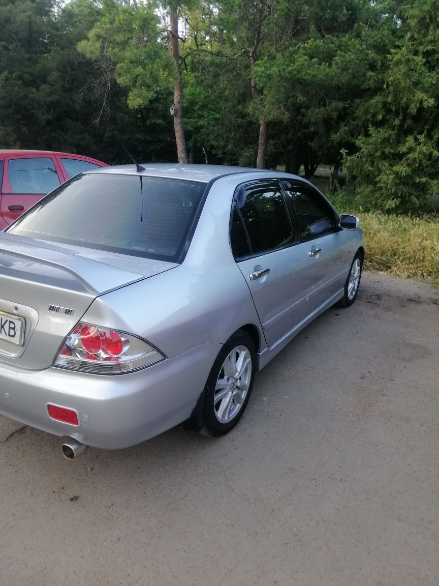 Mitsubishi lancer 9 2.0 2004