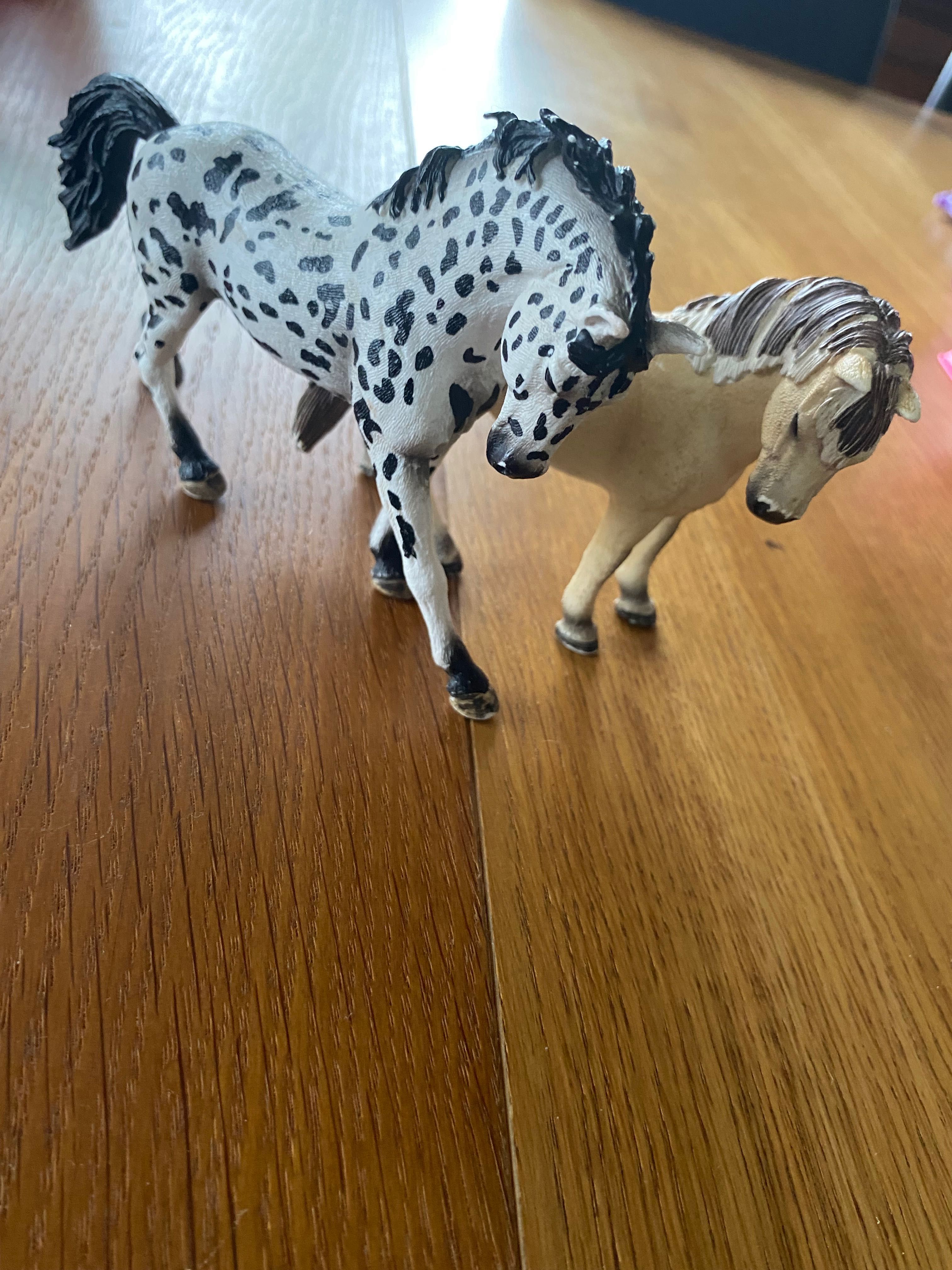 Dwa Koniki Schleich