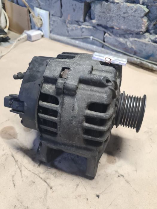 Генератор Renault Trafic Vivaro Megane Scenic Laguna Kango 8200495305