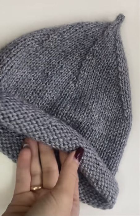 Шапка з піпкою, жолудь, біні