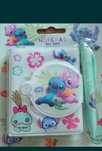 Kompaktowy notesik z motywem Stitch.