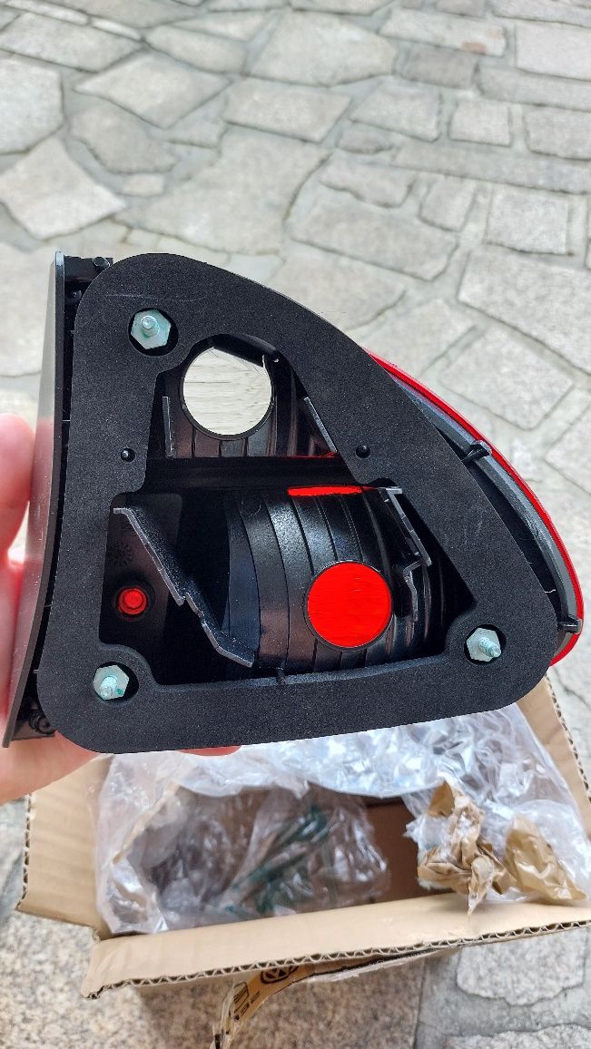 Farolim traseiro esquerdo p/ SEAT Leon 1M
