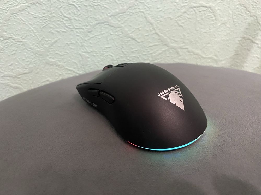 Беспроводная компьютерная мышь с зарядной станцией и RGB подсветкой!