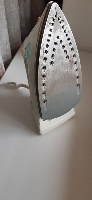 Электро утюг Ровента 2 000 w.   Braun 1700 w.