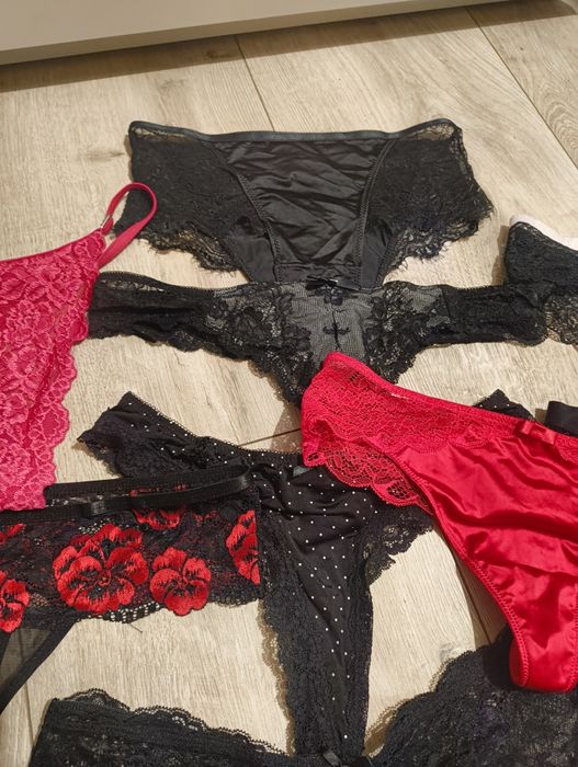 Komplet majtek koronkowych stringi brazyliany r.M 14 sztuk