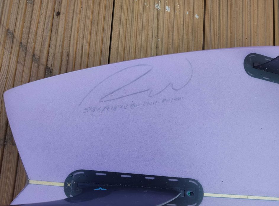 Prancha de surf como nova RW 5'8''