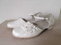 Białe buty komunijne 36