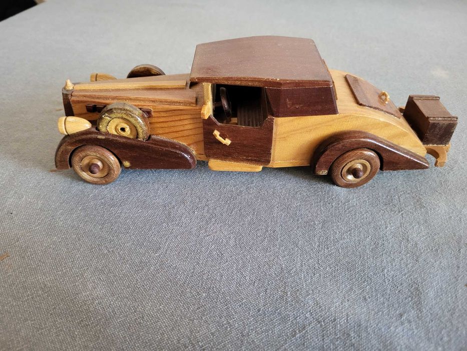 Conjunto de Carros em Madeira