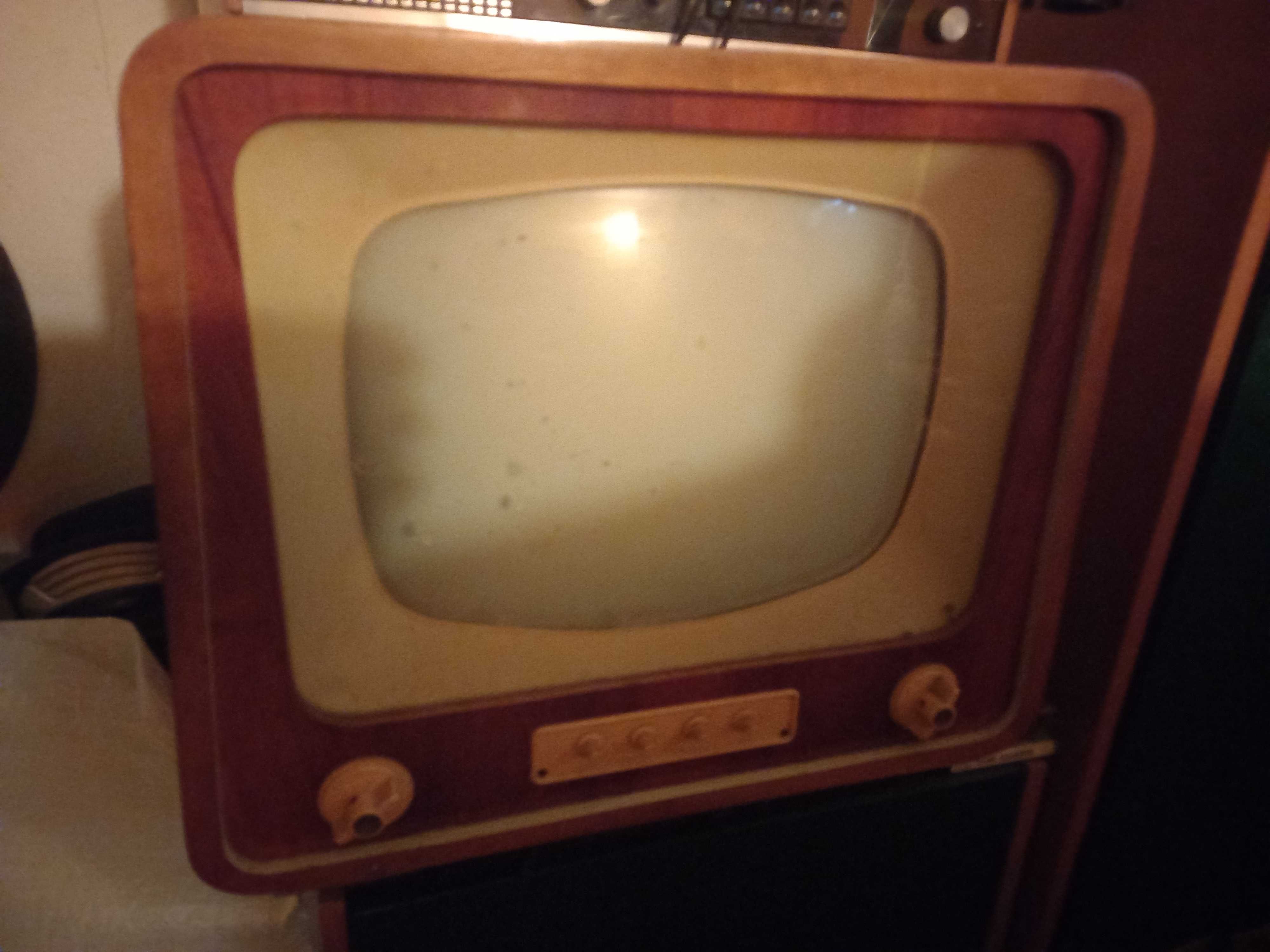 Stary telewizor rubin