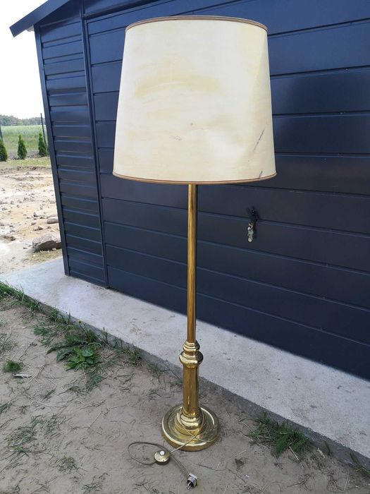 Stara lampa mosiężna