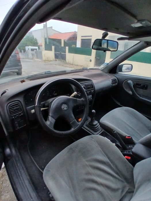 Carro Nissan primera