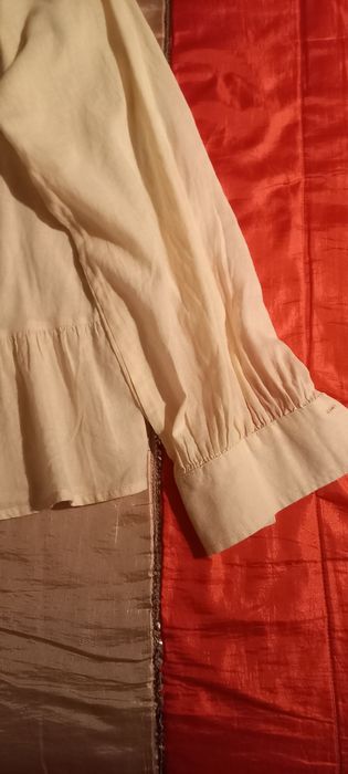 Blusa tipo linho creme manga comprida