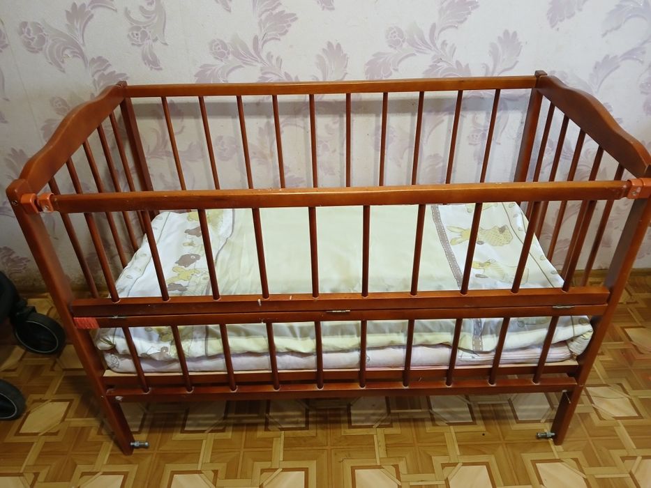 Продам ліжечко дитяче